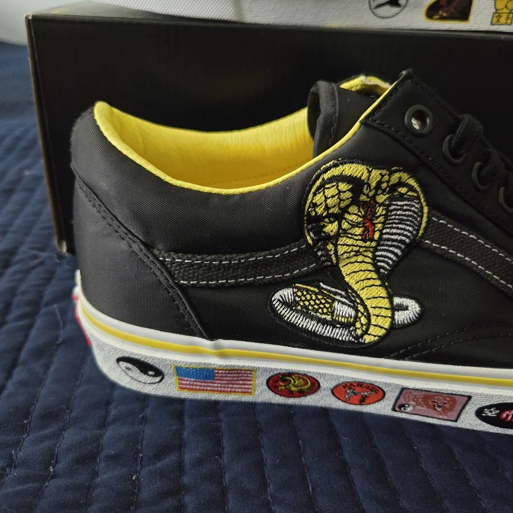 Vans Old Skool Cobra Kai Strike First Men Yellow Black White Rare 122025 - Picture 2 of 10
